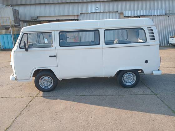 VOLKSWAGEN KOMBI 1.4 MI STD 8V FLEX 4P MANUAL